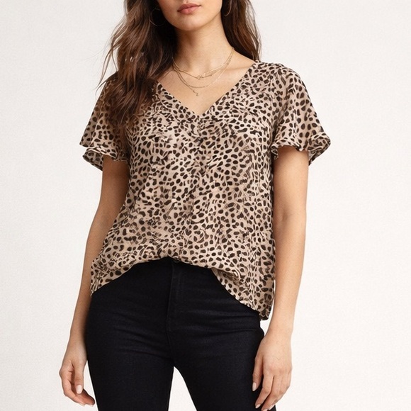 torrid Tops - Torrid chiffon flowy short sleeve leopard top ❤️
